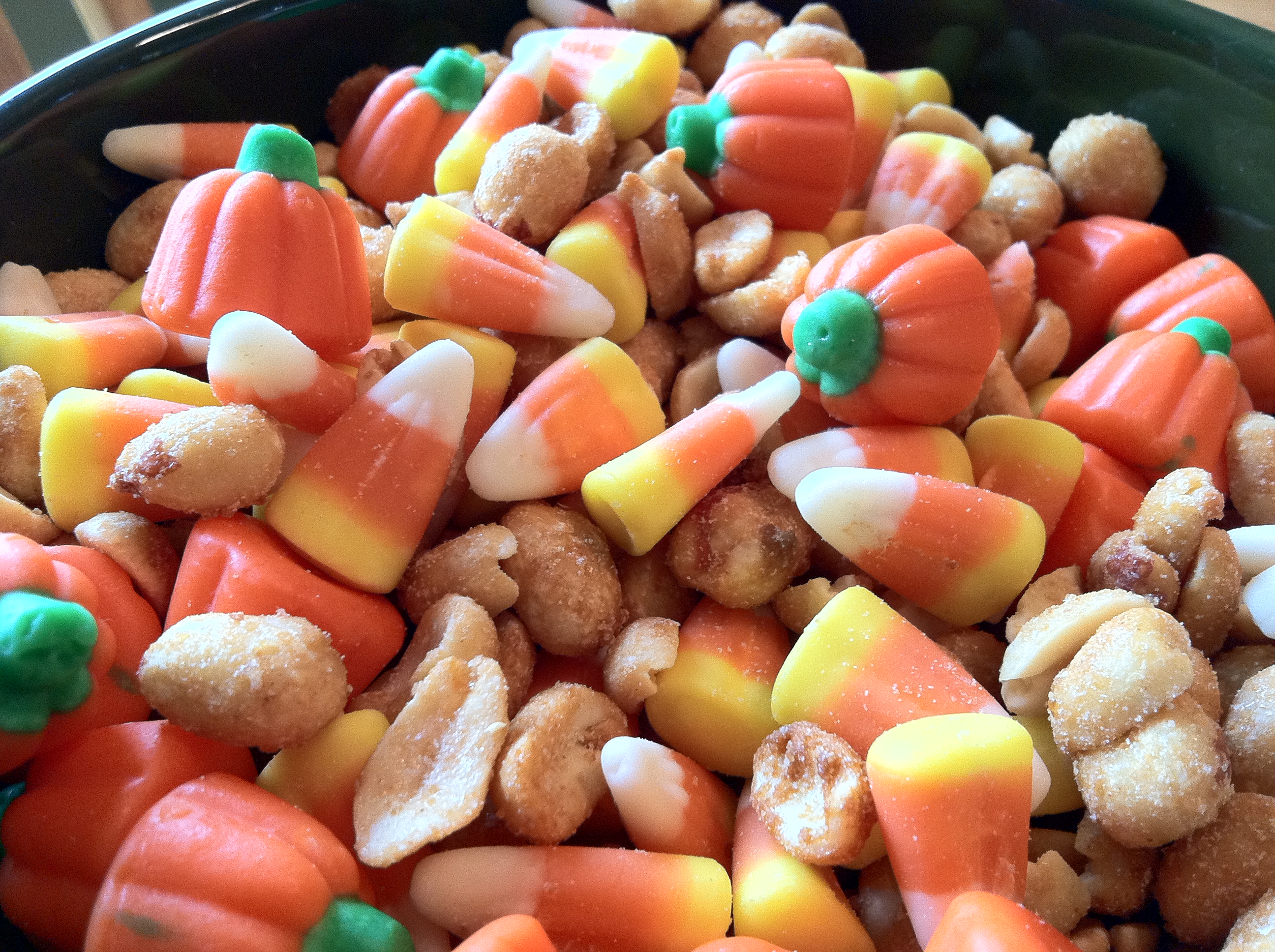 Halloween snack mix